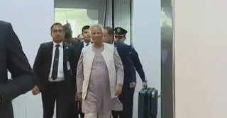 জাতিসংঘের অধিবেশন শেষে দেশে ফিরেছেন প্রধান উপদেষ্টা